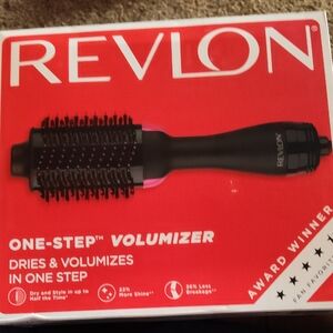Revlon One-Step Volumizer in Black and Pink